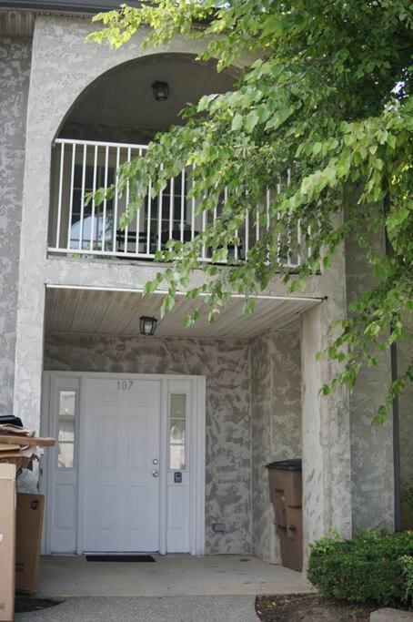 Lovely 2-Bedroom Condo W/Balcony And Free Parking Nashville Bagian luar foto