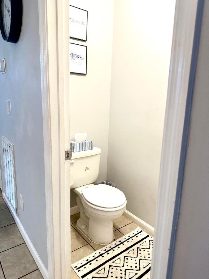 Lovely 2-Bedroom Condo W/Balcony And Free Parking Nashville Bagian luar foto