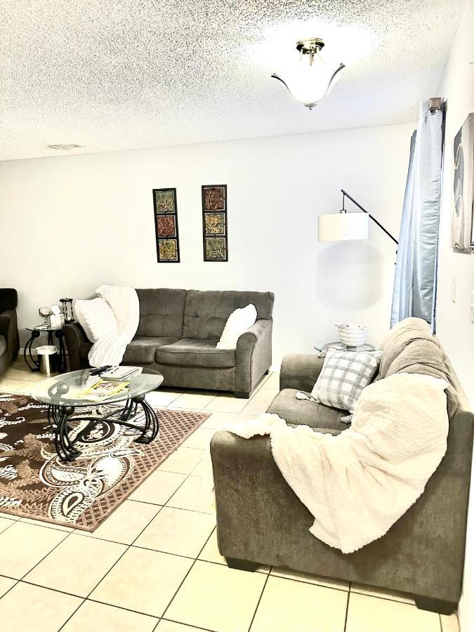 Lovely 2-Bedroom Condo W/Balcony And Free Parking Nashville Bagian luar foto
